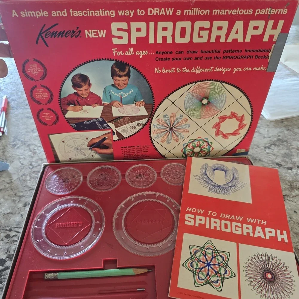 Kenner Spirograph Drawing Set No. 401 Vintage 1967All Ages 4-7FullSet Except Pen